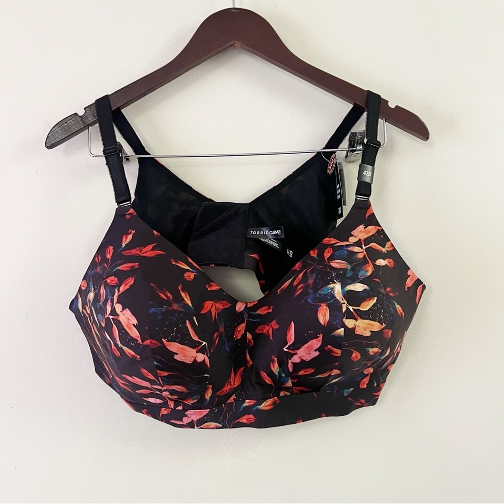 NEW! Torrid Curves Lightly Lined Wire Free Everyday Bra Size 42D Black Floral